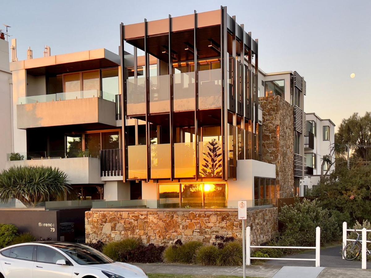 Sunset Boulevard - B&B Melbourne