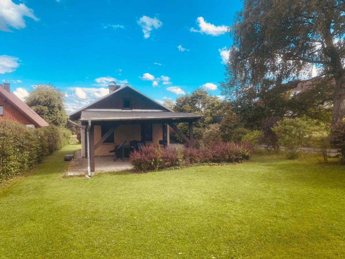 Ruhiger und renovierter Bungalow mit großem hundefreundlichem Garten zur Alleinnutzung - Chambres d'hôtes Remtengrün