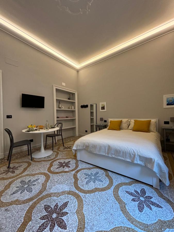Vierpersoonskamer met Eigen Externe Badkamer