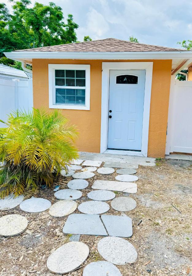 Studio home in St Petersburg FL - B&B