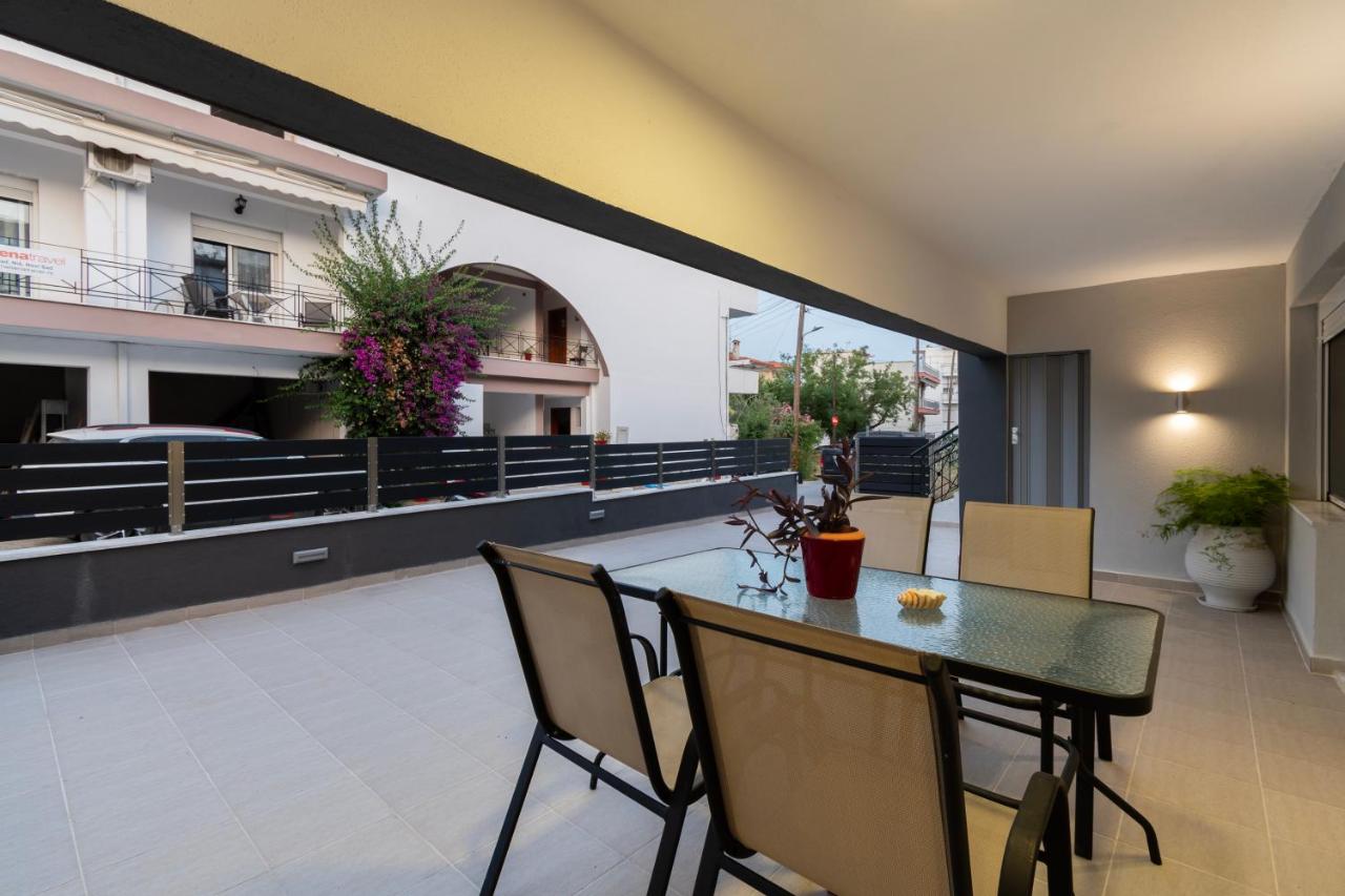 One-Bedroom Apartment with Terrace
