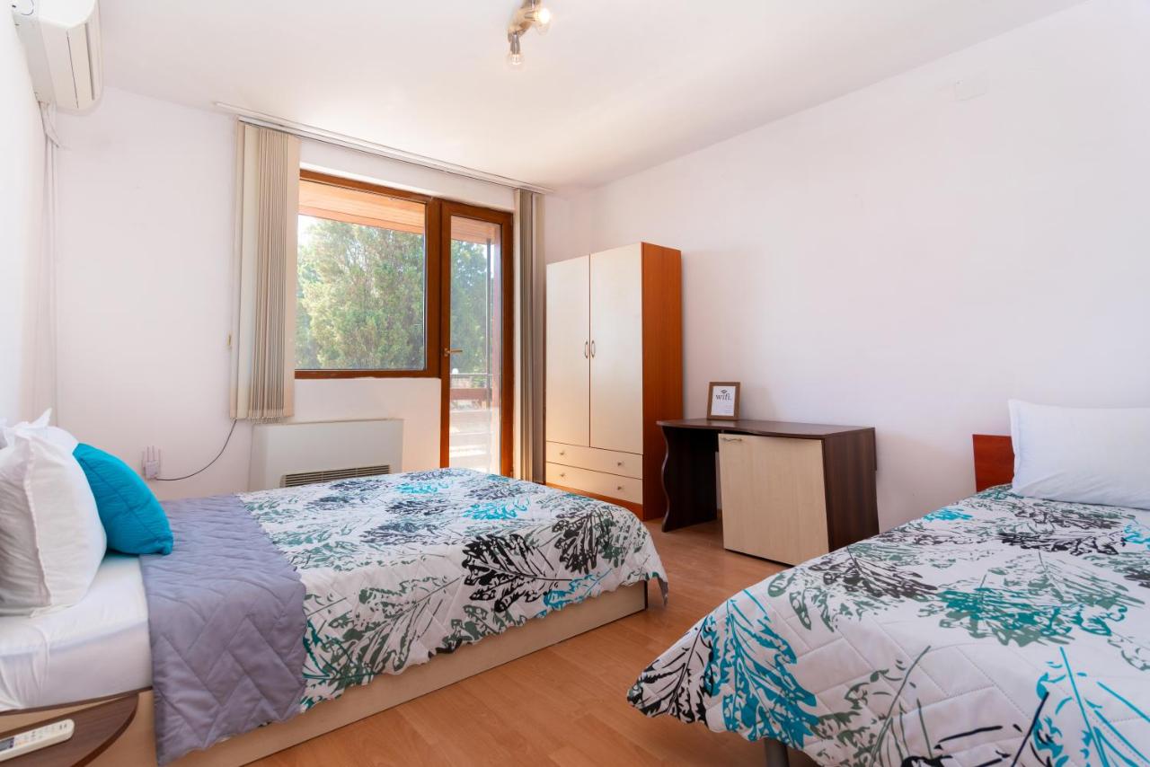 Deluxe tweepersoonskamer met balkon en uitzicht op zee