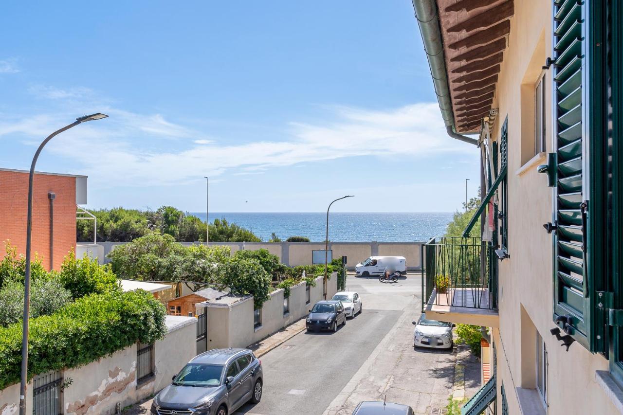 Modern Sea View Apartment with Balcony - B&B Livorno