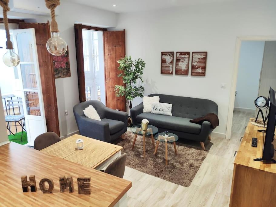 Apartamento 'Mini Jungle' en el corazón de Cádiz - Chambres d’hôtes