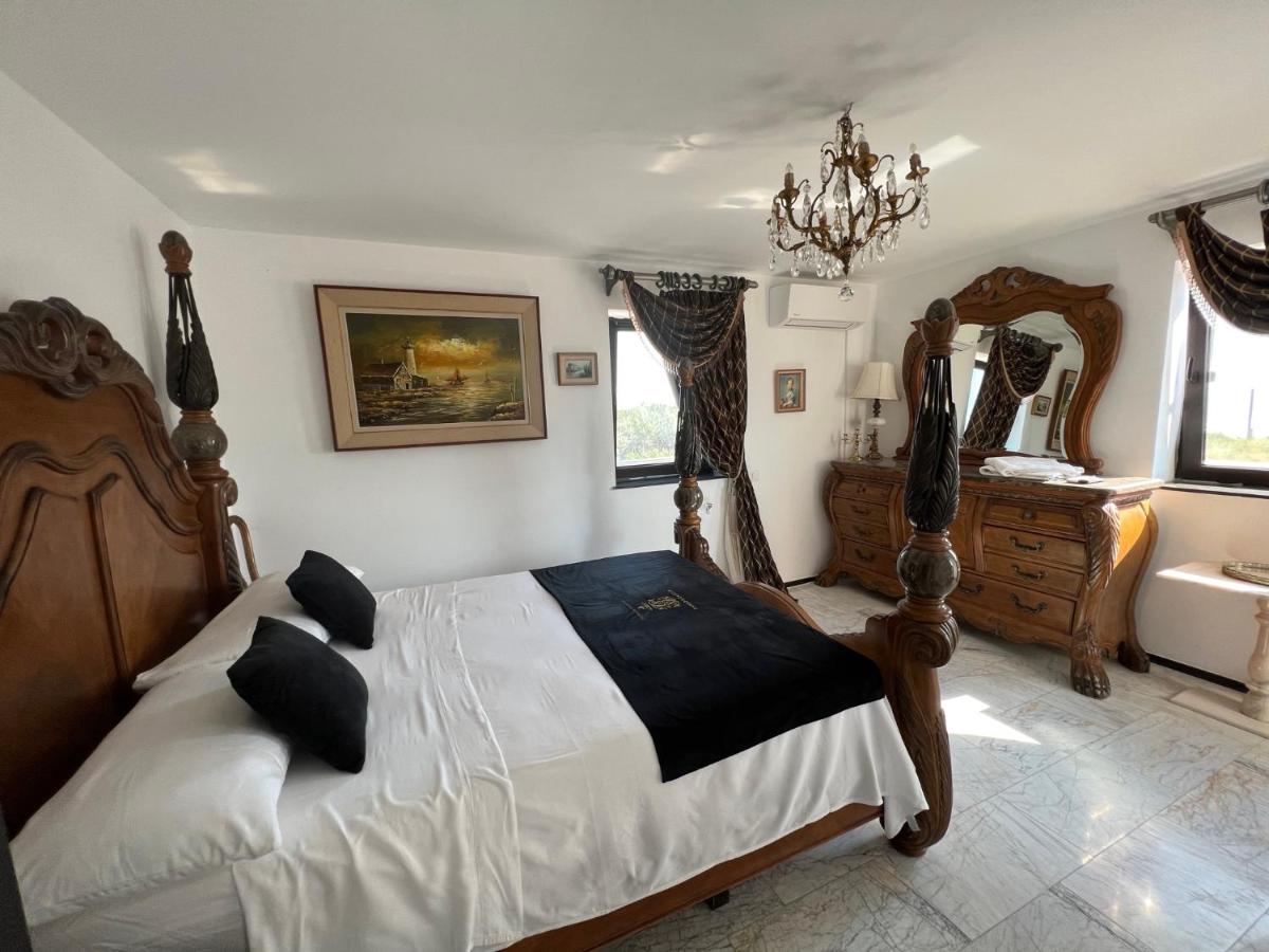 Chambre Lit Queen-Size avec Balcon