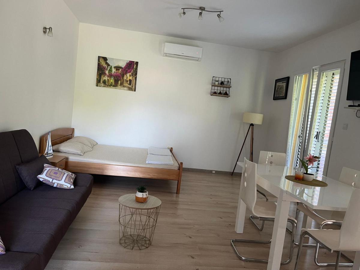 Apartman Iskra - B&B