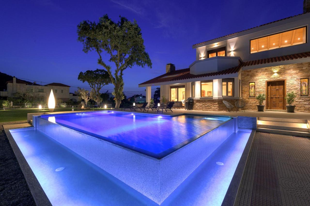 Greenheart Luxury Retreat Villa - B&B