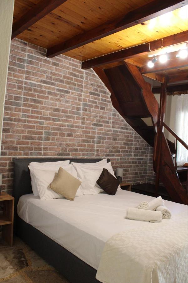 Appartamento con 2 Camere da Letto e Vista Giardino 