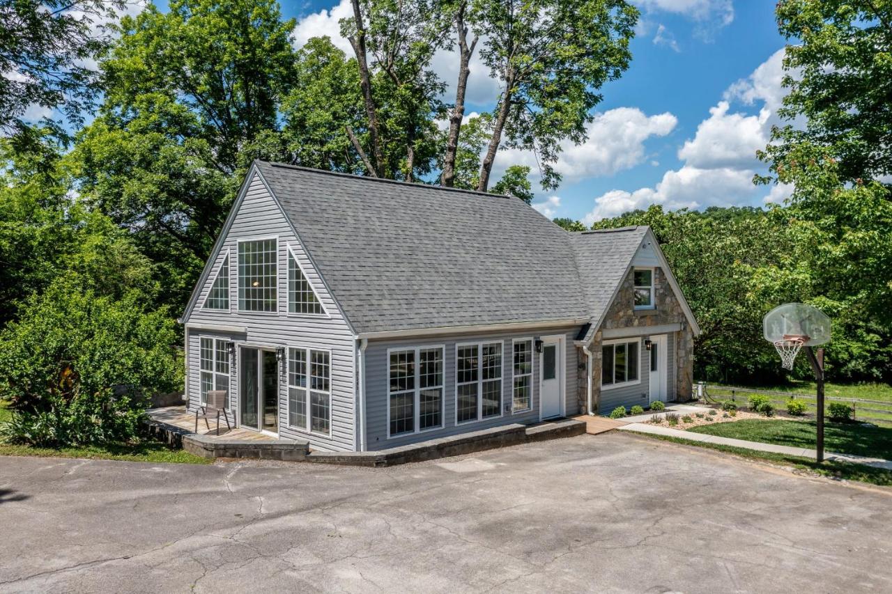 Tranquil Mountain Escape Luxurious 2 Bedroom 2 Bath Cottage on 9 Acres - B&B