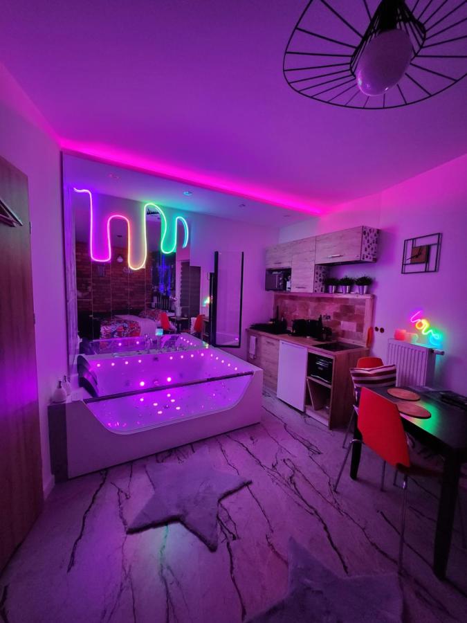Studio with Spa Bath