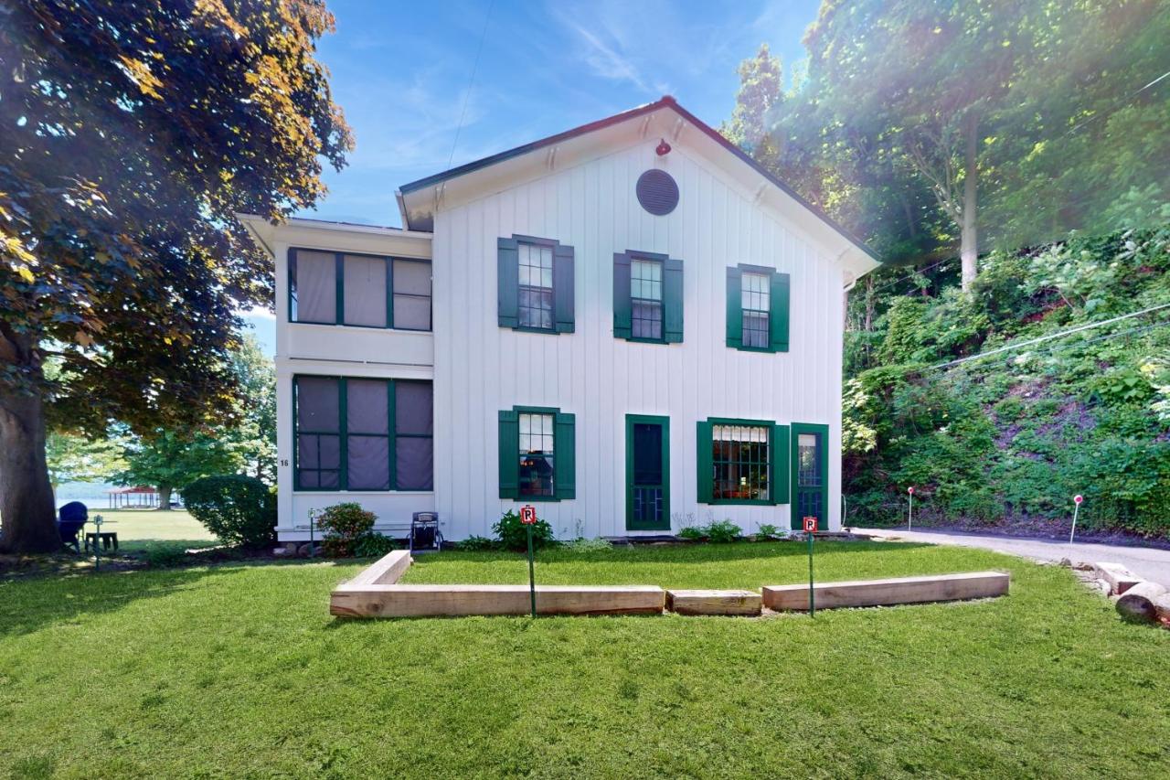 Six-Bedroom House