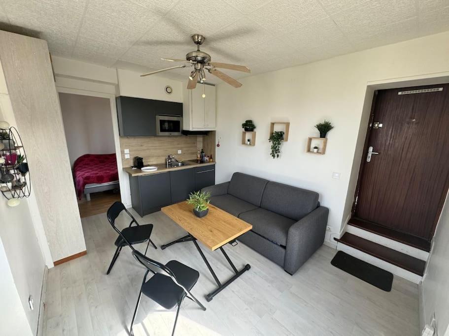 Modern house CDG Astérix JO - Bed and Breakfast