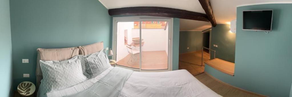 La terrazzina OLTRE HOME HOLIDAYS - B&B