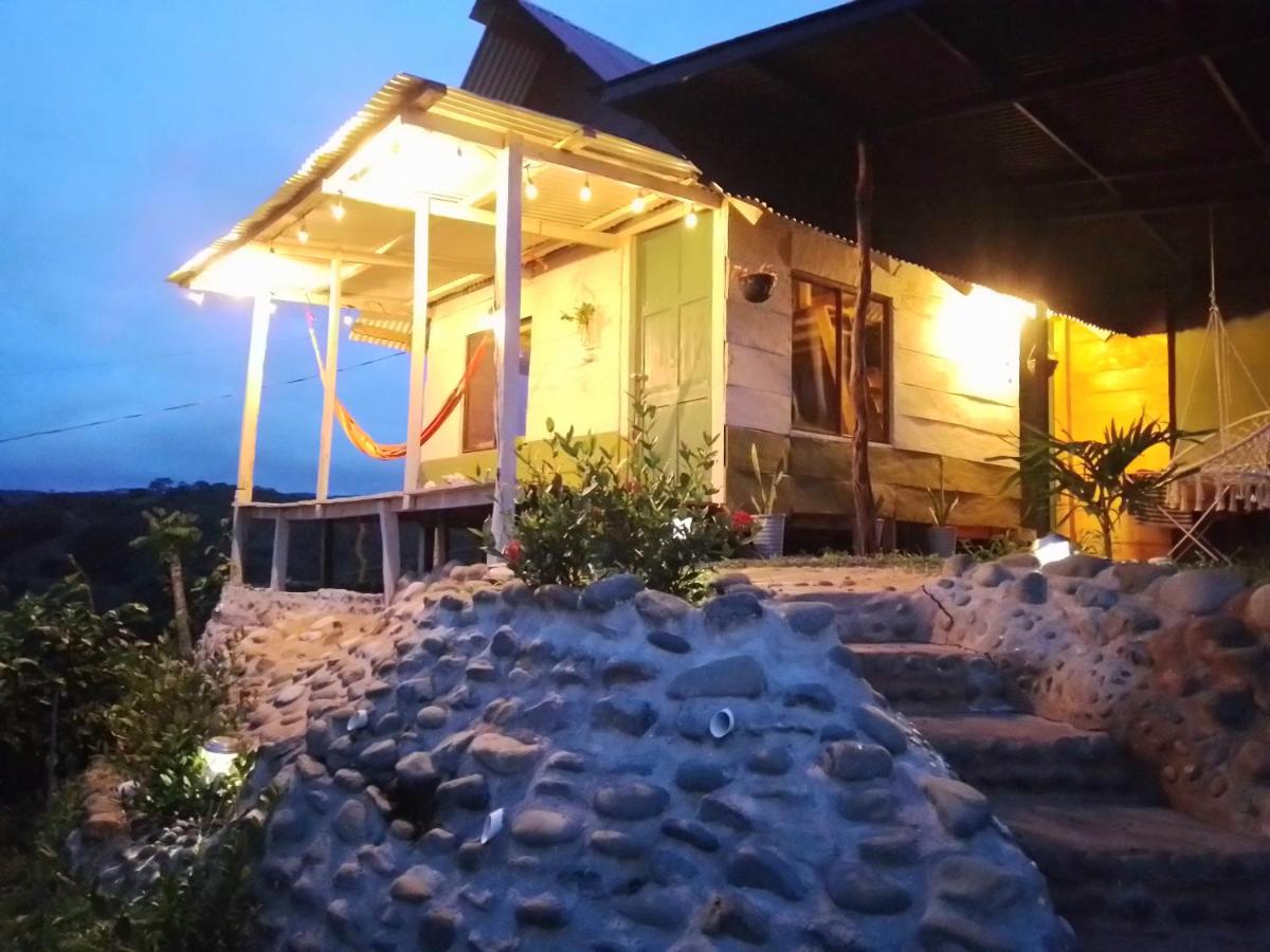 La Parada del Pelicano, El Ranchito Surf - Bed and Breakfast