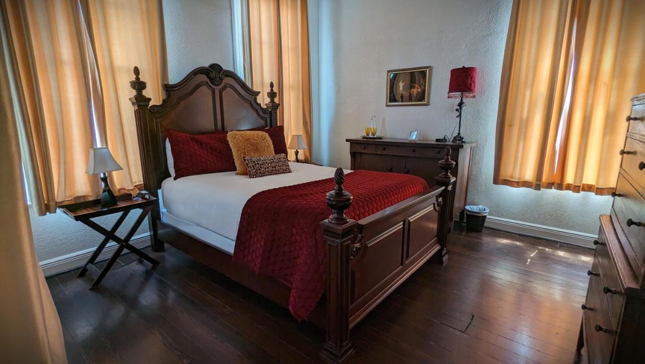Kamer met Queensize Bed