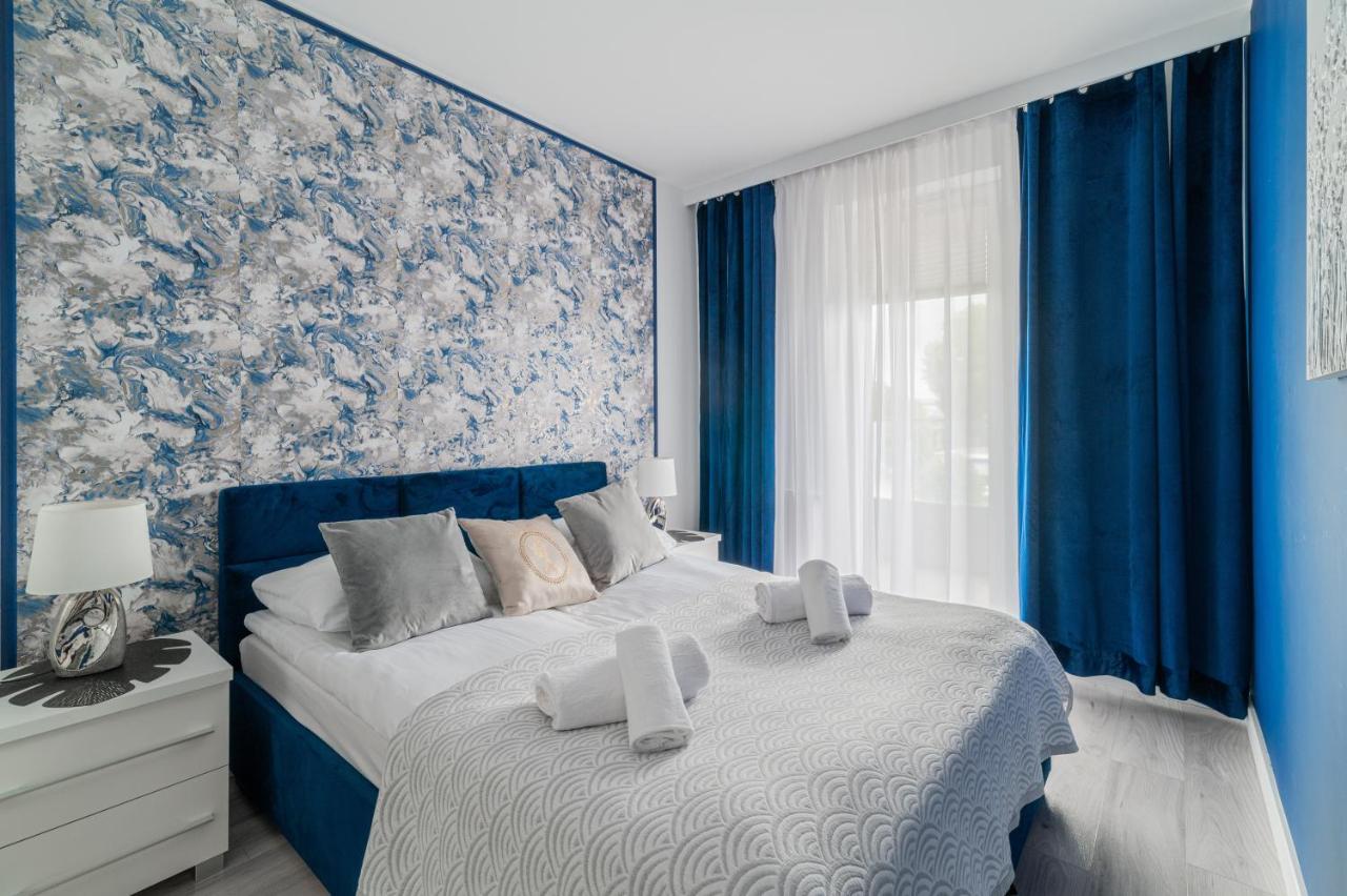 One-Bedroom Apartment with Balcony