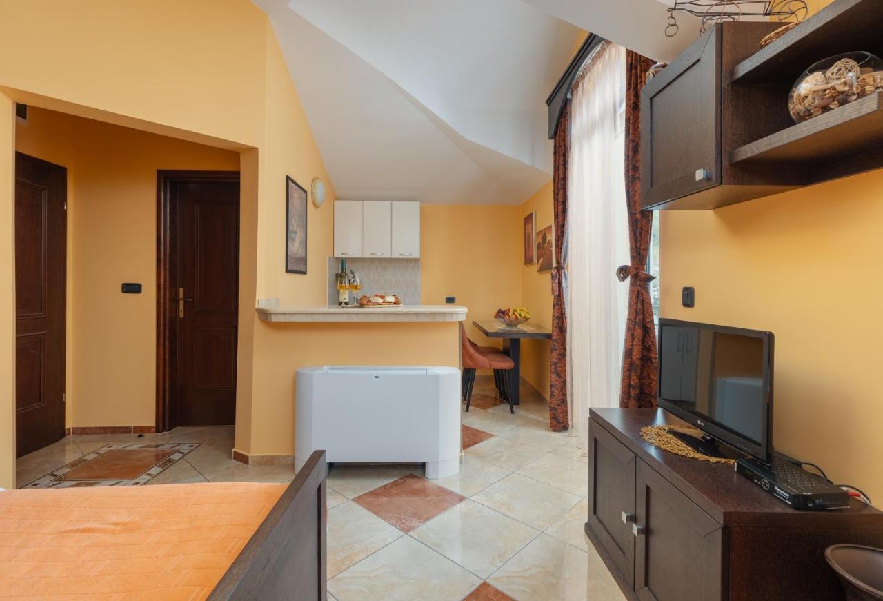 Estudio con terraza y vistas al mar