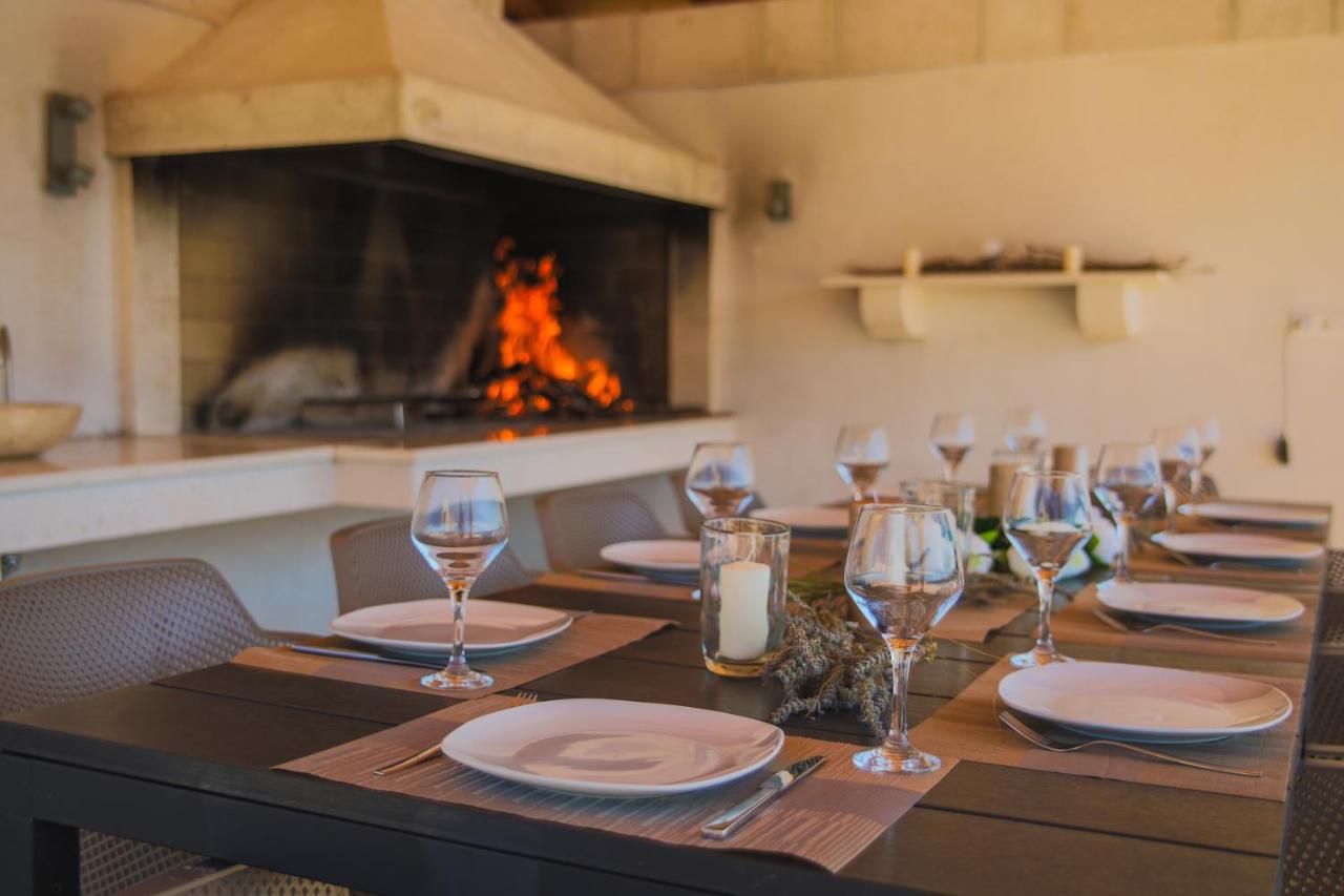 Villa Luisa für bis zu 8 Personen mit Pool, Klima, Grill, Tischtennis, Boccia - Chambres d'hôtes Pučišća