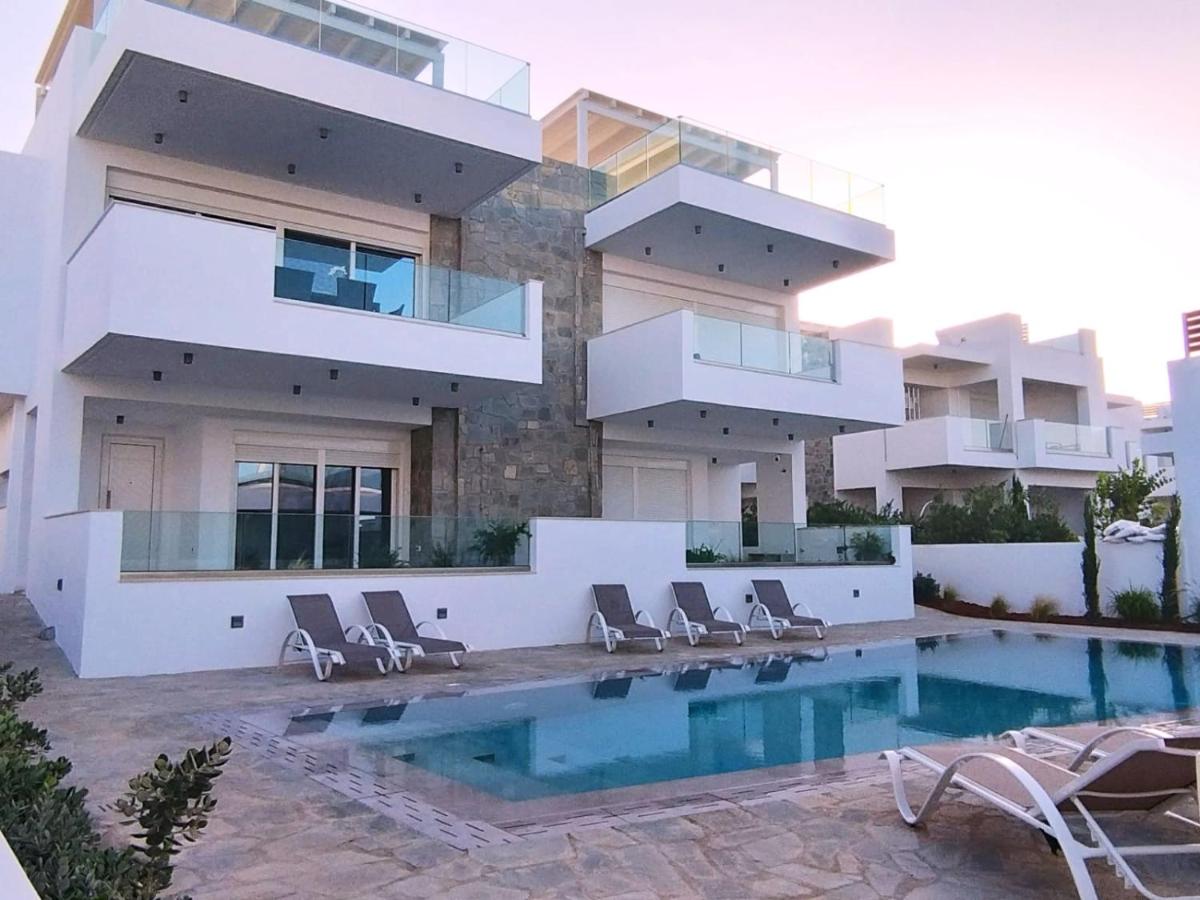 Deluxe Ocean View Penthouse - Pool & free parking - Bed and Breakfast