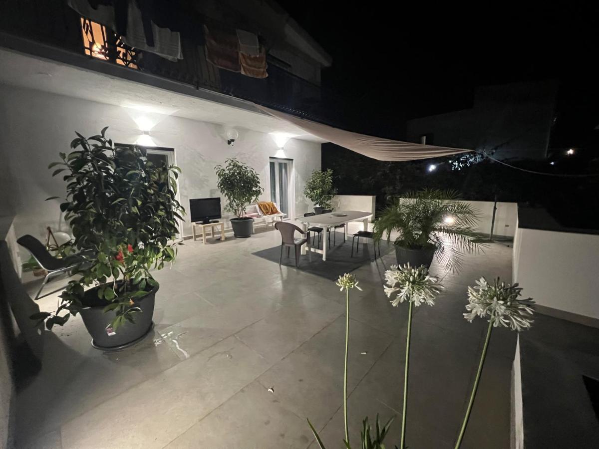 Doppelzimmer mit Balkon und Meerblick