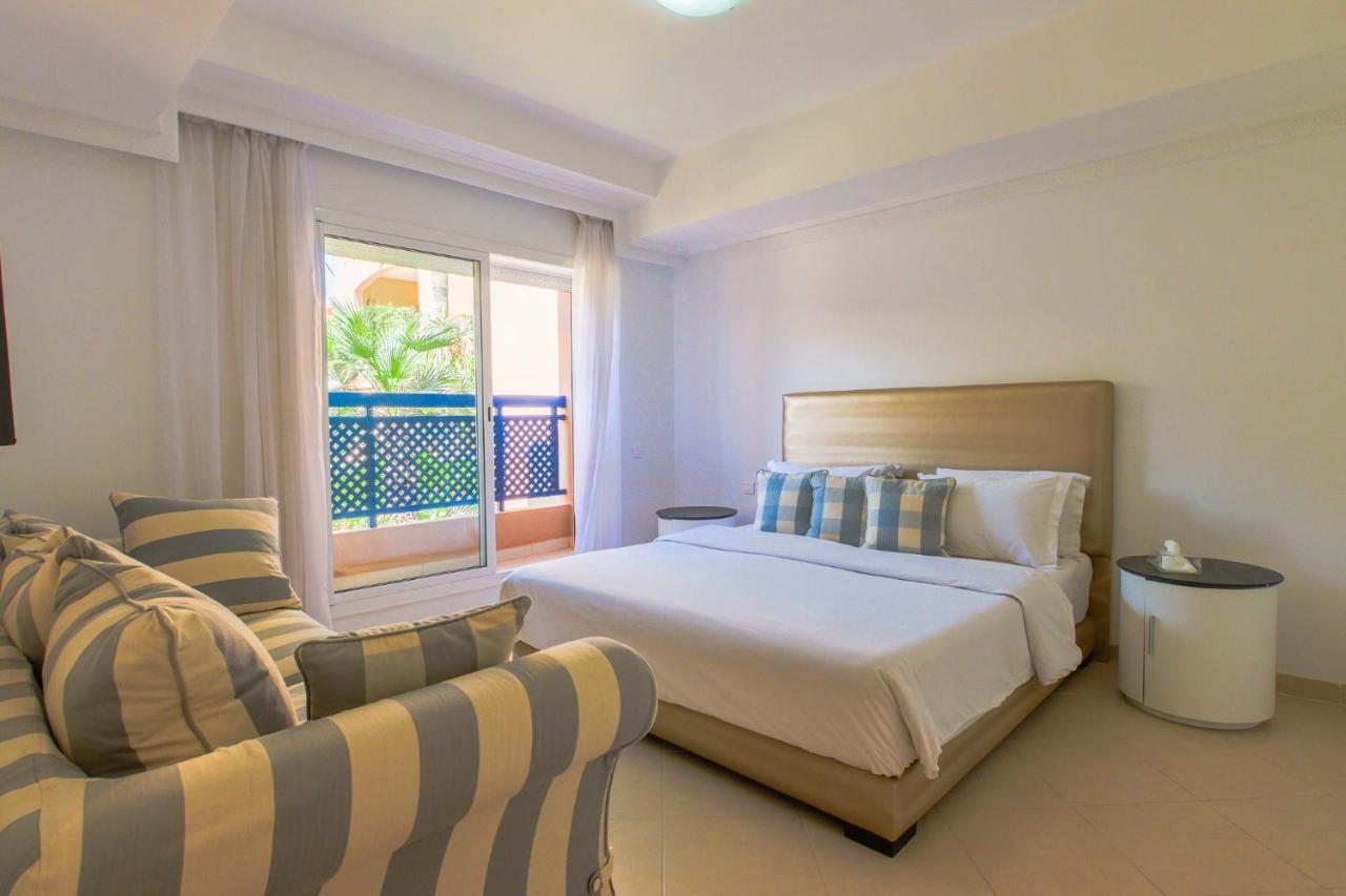 Four-Bedroom Deluxe Apartment