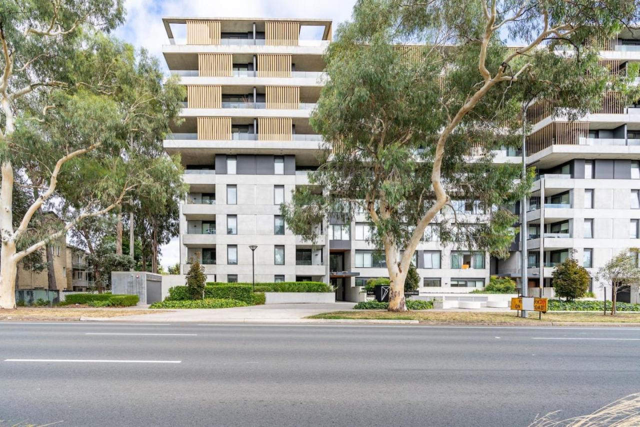 On Forbes Apt 4 mins to Canberra Centre - B&B