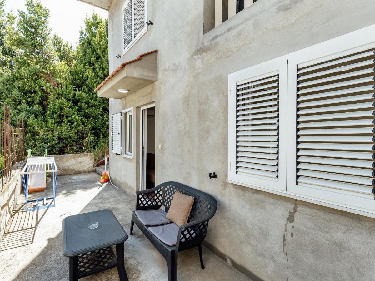 One-Bedroom Apartment with Terrace