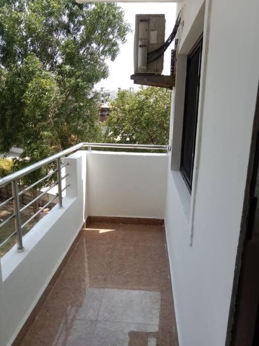 Chandra Lata Home's at Shri Krishna Sharnam Society - B&B