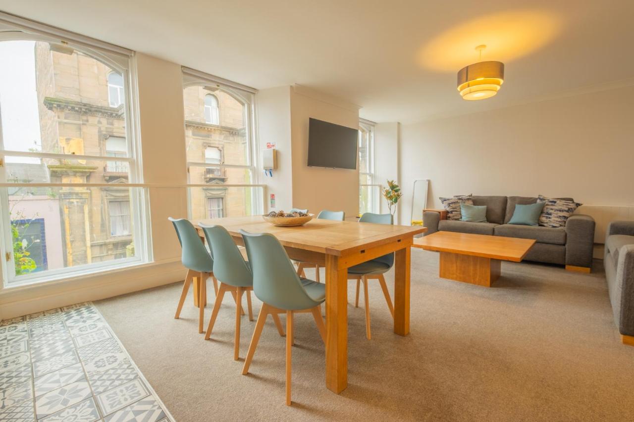 Henrys Apartment, DO NOT BOOK UNLESS YOU LIKE CLUB NOISE - Ferienwohnung