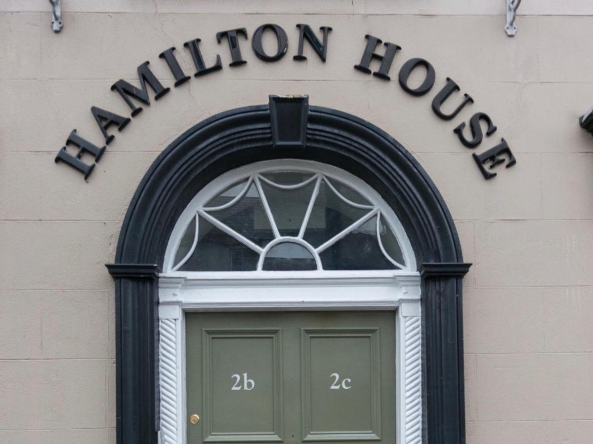 Hamilton House Holiday Apartment - Chambres d’hôtes