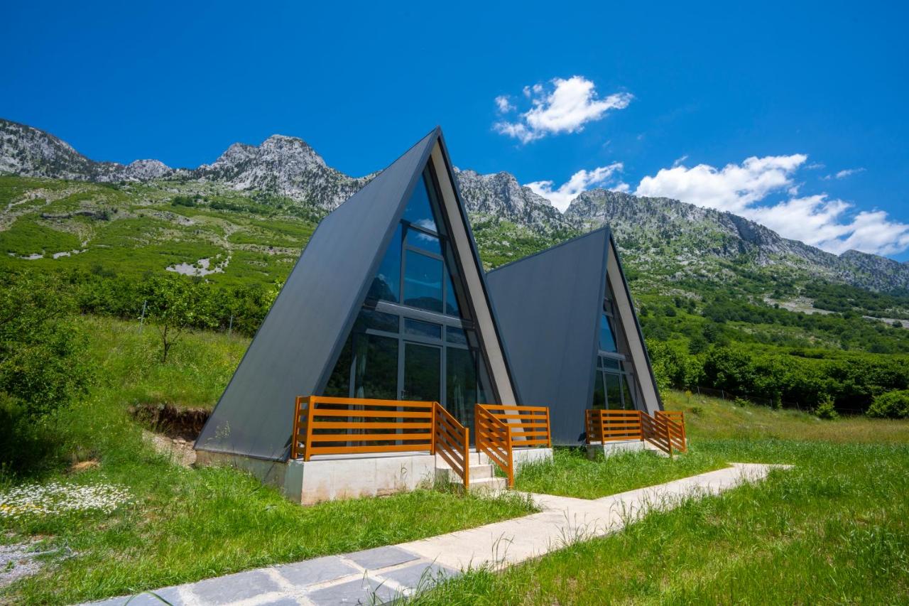 Arditi's Chalets - B&B Bogë