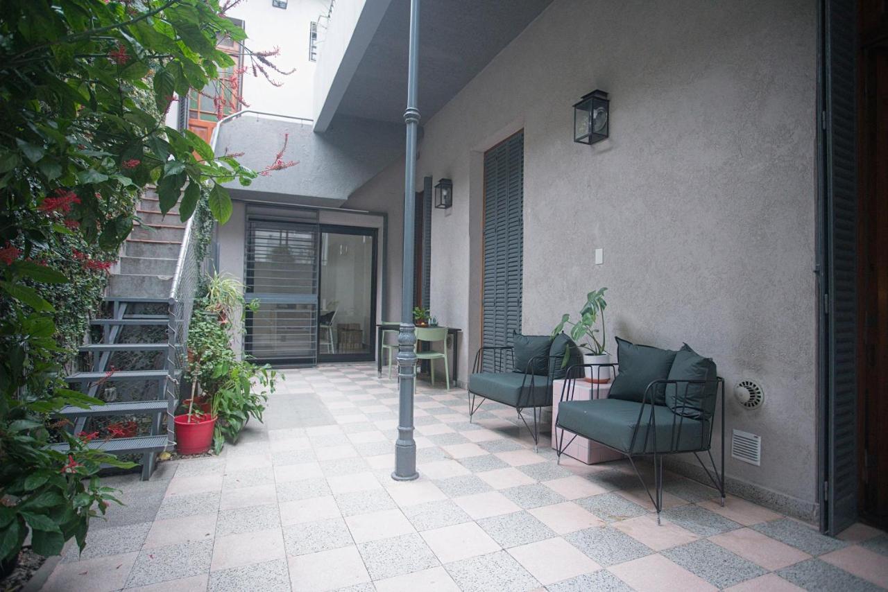 Green filled home with rooftop BBQ - Chambres d’hôtes Buenos Aires