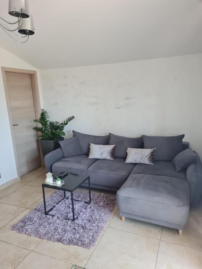Apartment with Garden View