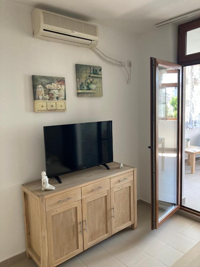 Appartement met Uitzicht op het Zwembad 