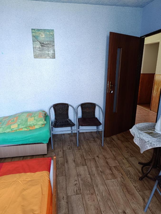 Dreibettzimmer mit Gemeinschaftsbad
