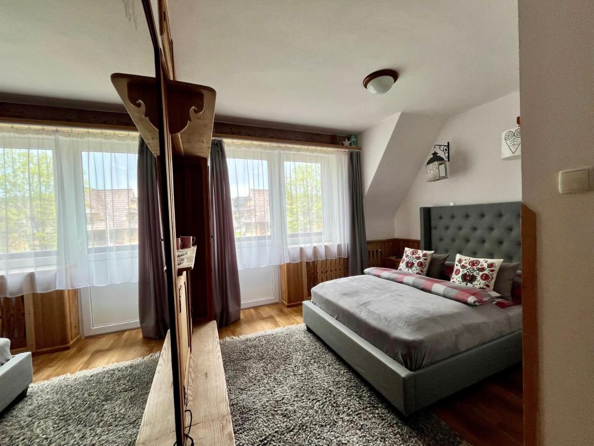 Double Room with Mountain View and Private Bathroom