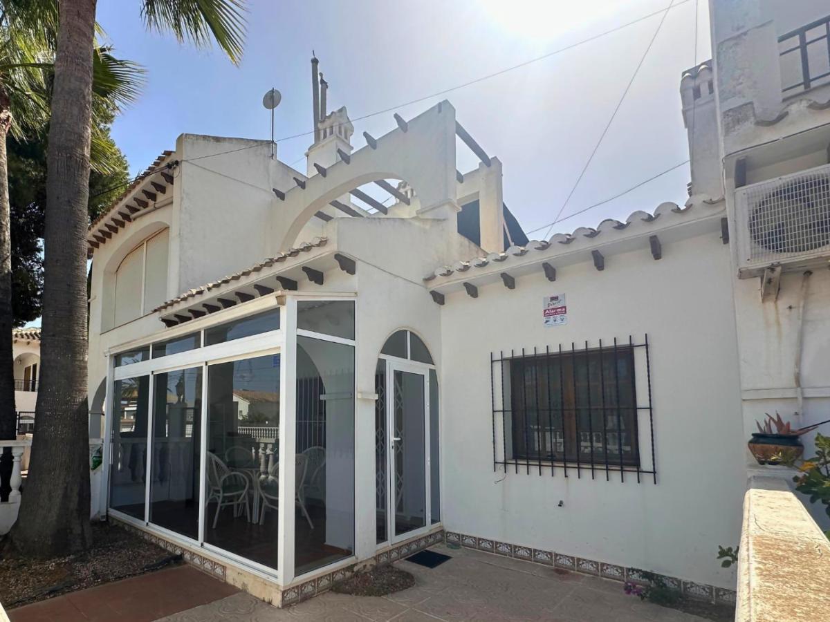 Ancora 4: Apartamento en urbanización con piscina - B&B Torrevieja