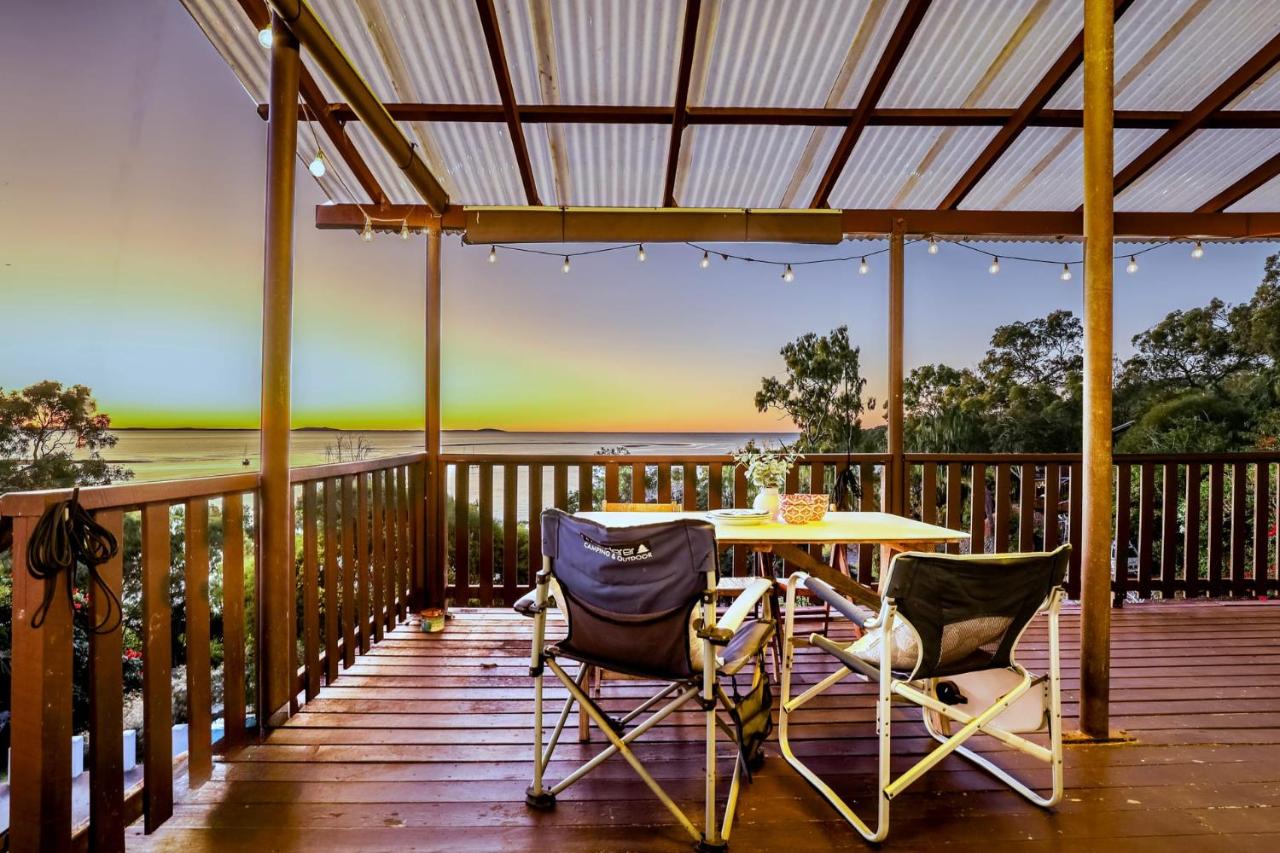 Seaview - Charming Two-Bedroom Home with Stunning Views of the Historic Bay of 1770 - Ferienwohnung