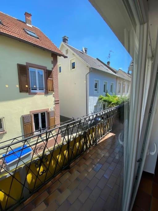 Grand appartement sur Schiltigheim à proximité du centre de Strasbourg - B&B Schiltigheim
