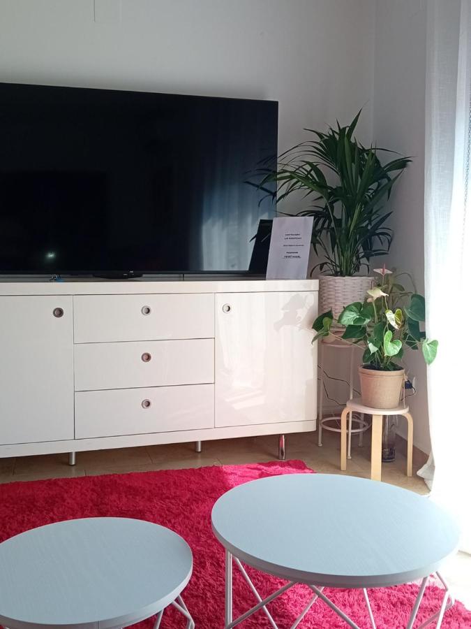 El estudio de las mariposas,sofa cama , cocina y baño - B&B