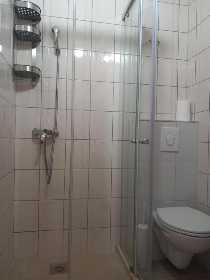 Estudio con balcón