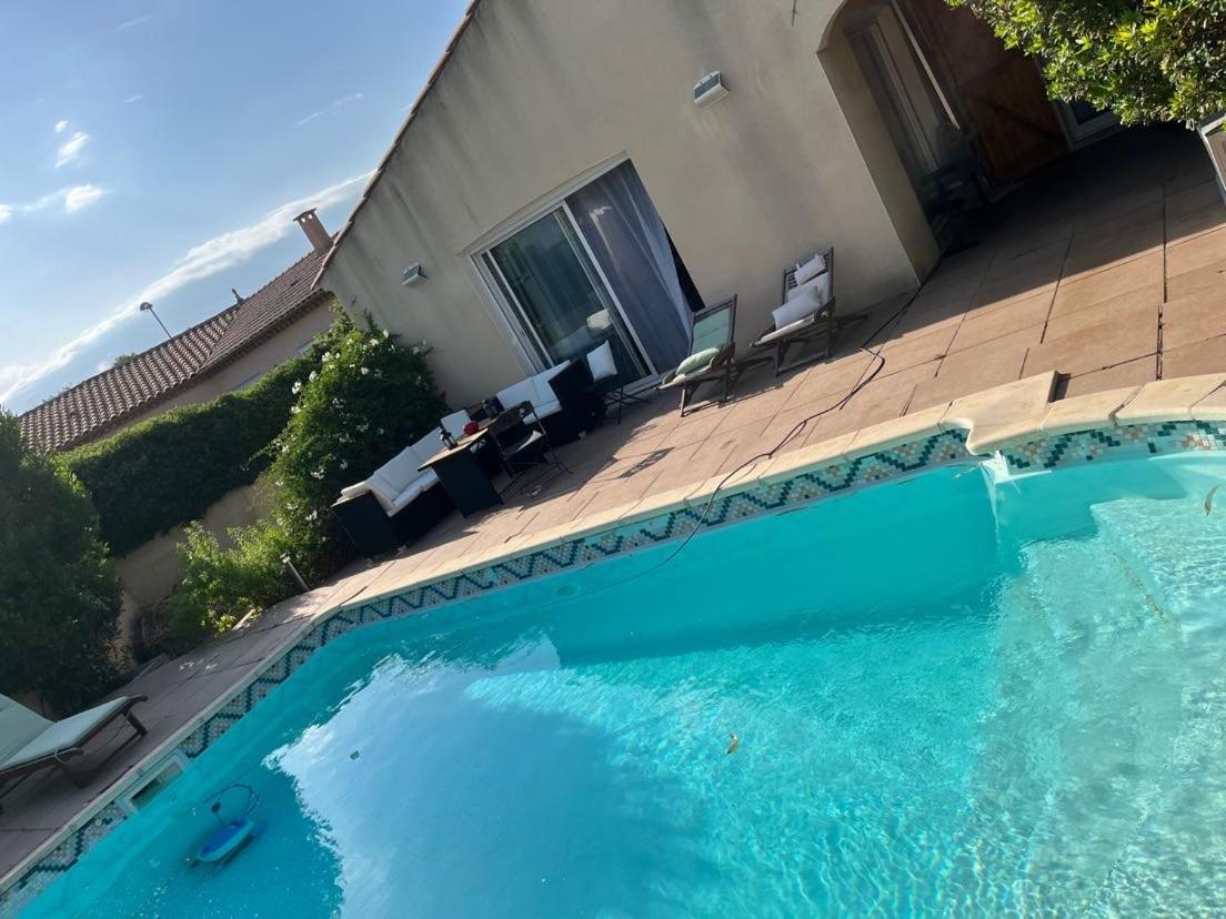 VILLA Méditerranéenne calme, PISCINE sans vis à vis - B&B