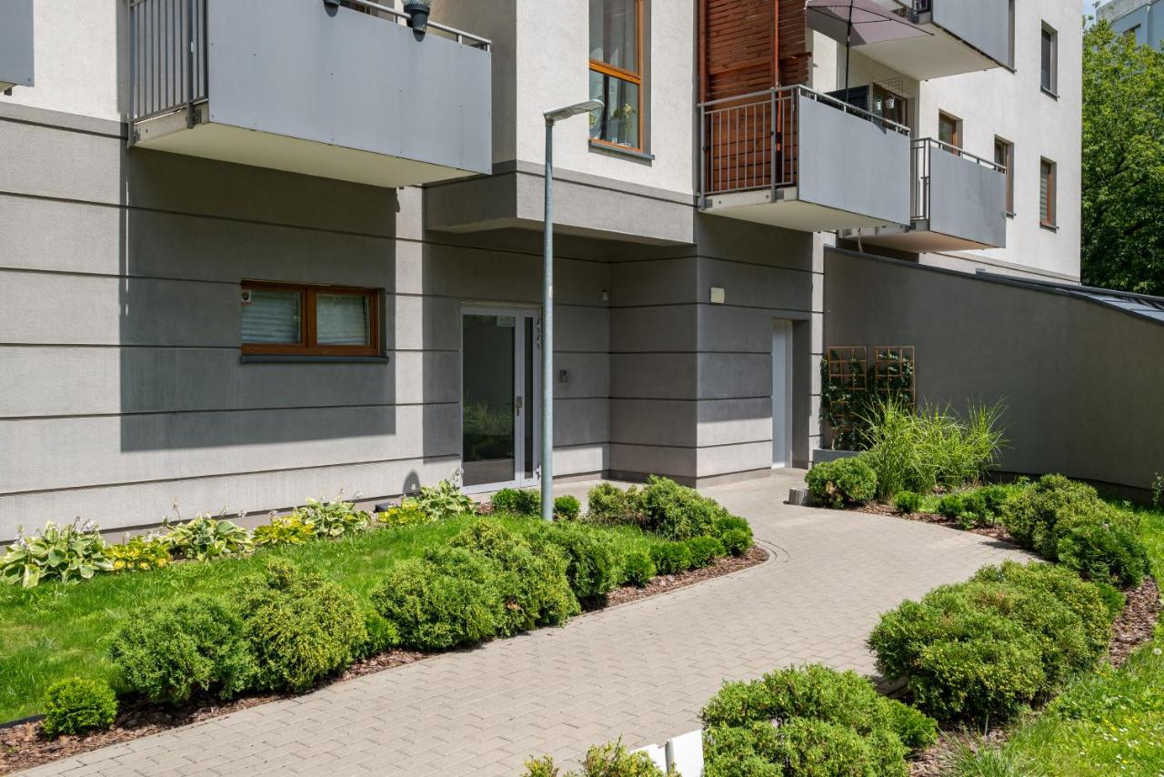 Wawrzyszewska 2-Bedroom Apartment by BookingHost - B&B Warsaw