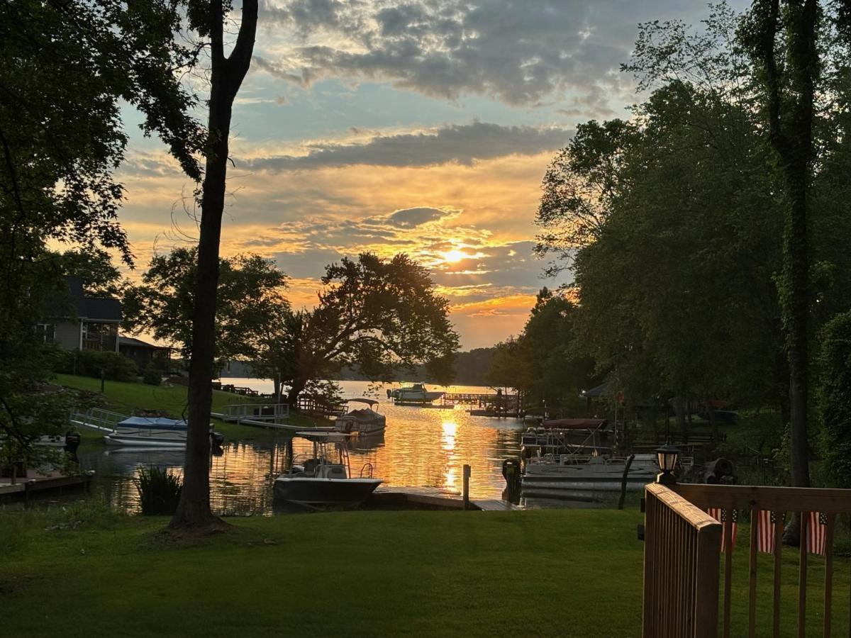 Hidden Lake Gem - B&B