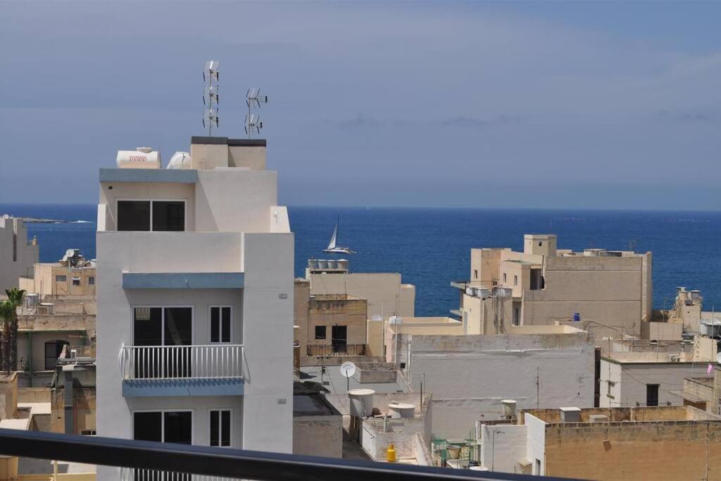 Central Penthouse - Large Terrace - Bed and Breakfast