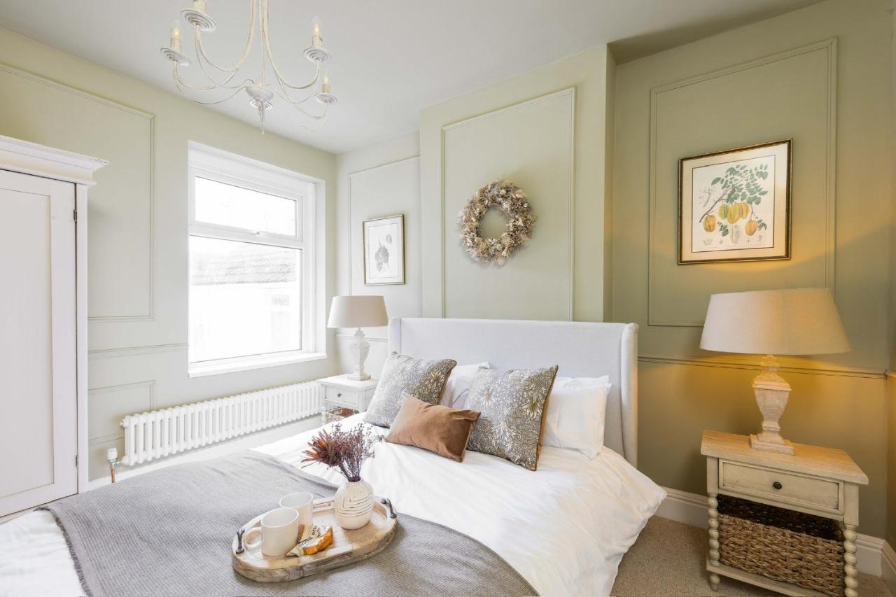 Luxury Townhouse in Cardiff City Centre, 5 bedrooms, up to 12 guests - Chambres d'hôtes Cardiff