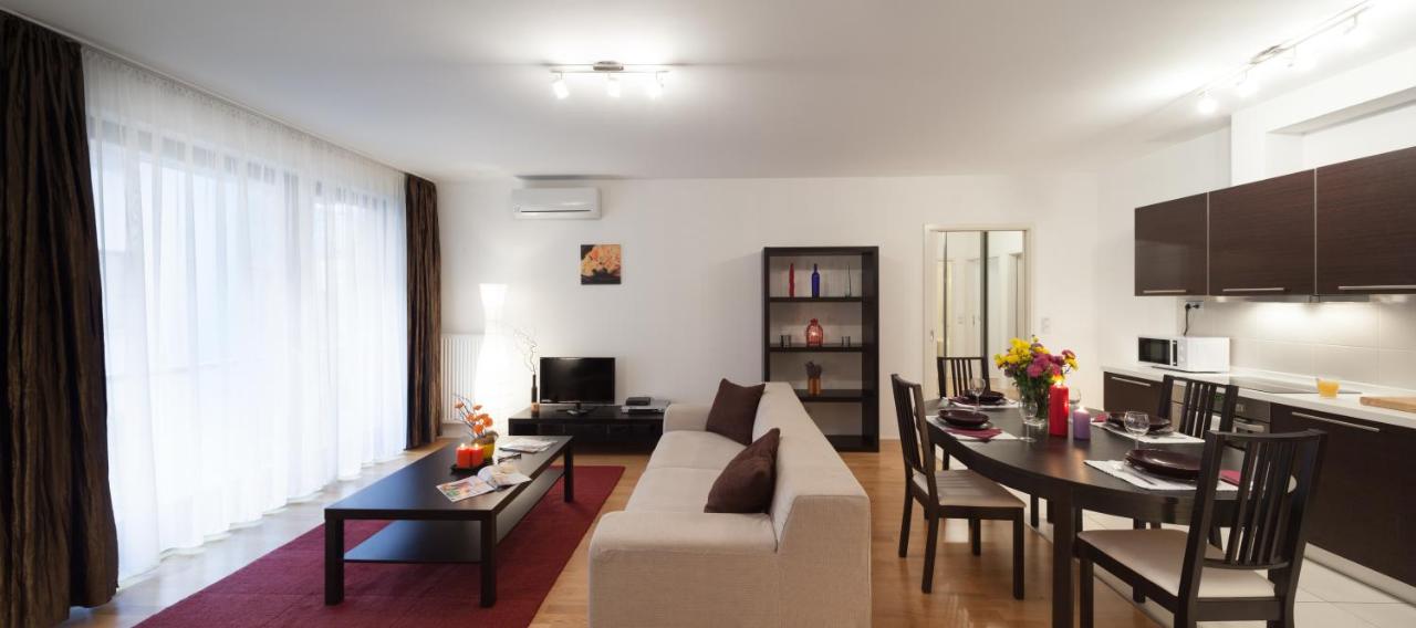 Apartamento de 2 dormitorios con balcón
