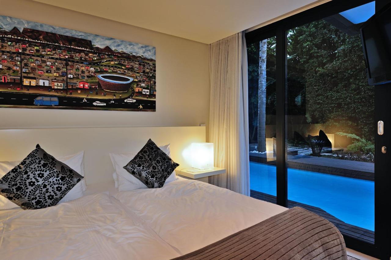 Luxury Two-Bedroom Garden Apartment