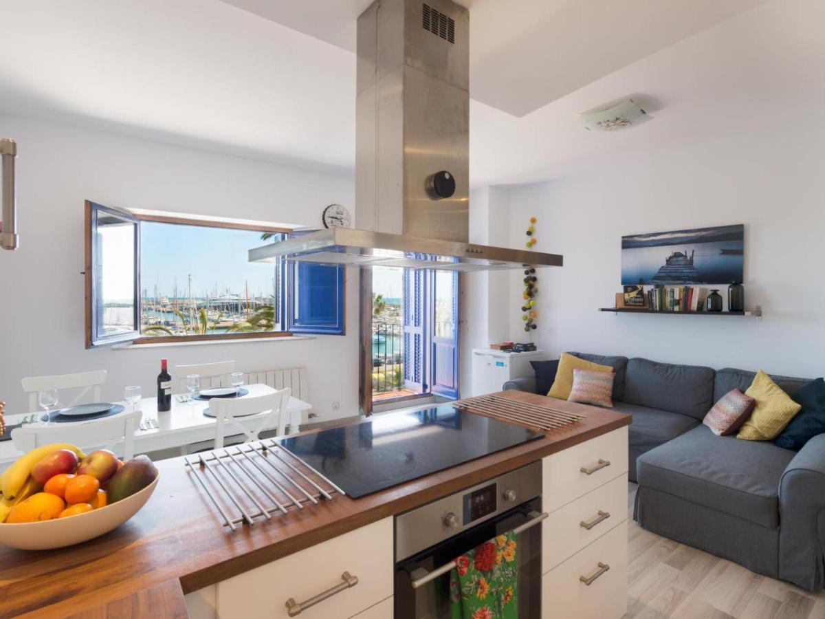 Ático Familiar Renovado Frente al Mar con Terraza y Vistas Panorámicas en Vilanova i la Geltrú - ES-332-2 - Chambres d'hôtes Vilanova i la Geltrú