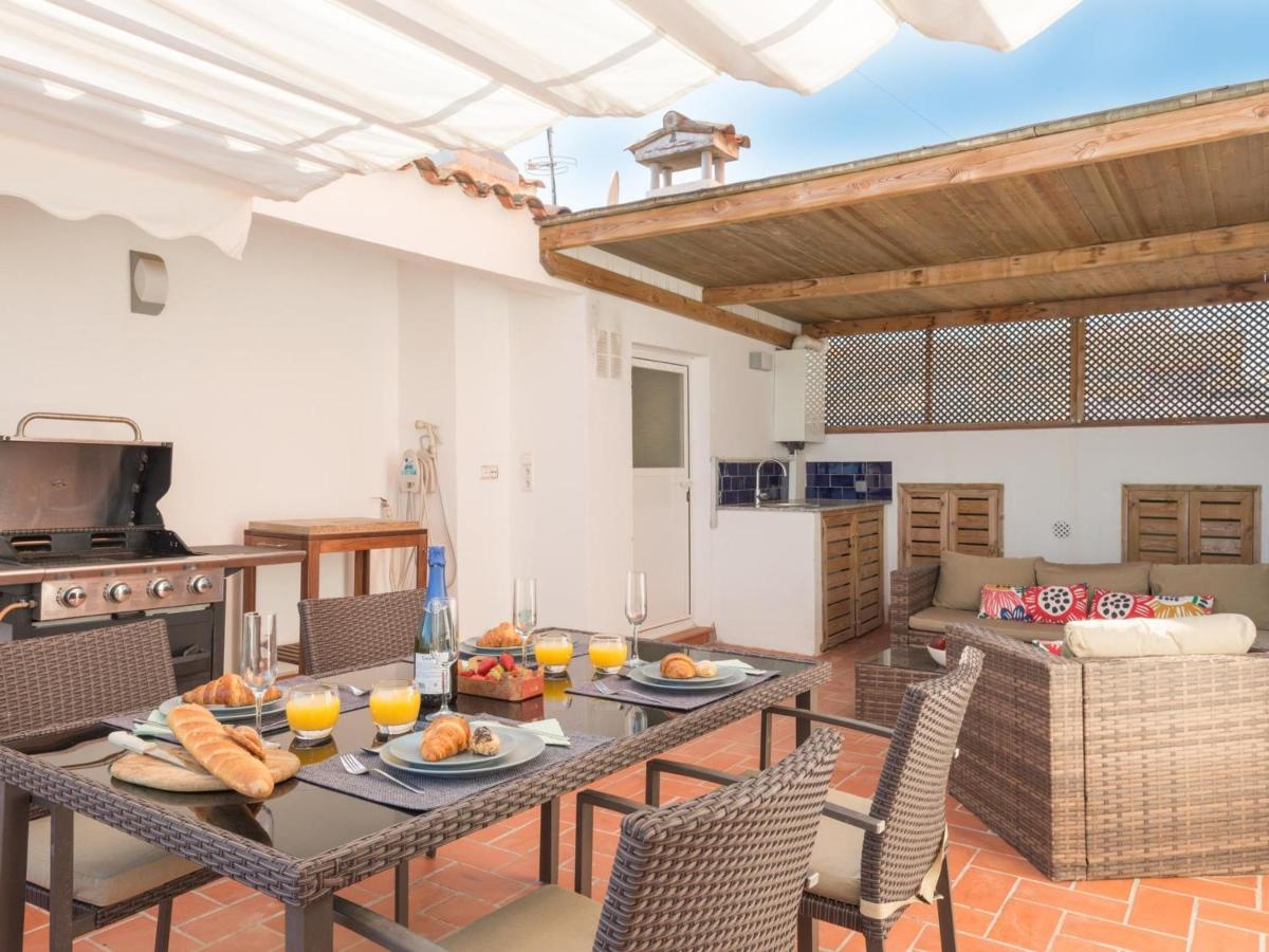 Ático Familiar Renovado Frente al Mar con Terraza y Vistas Panorámicas en Vilanova i la Geltrú - ES-332-2 - Chambres d'hôtes Vilanova i la Geltrú